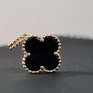Clover design pendant